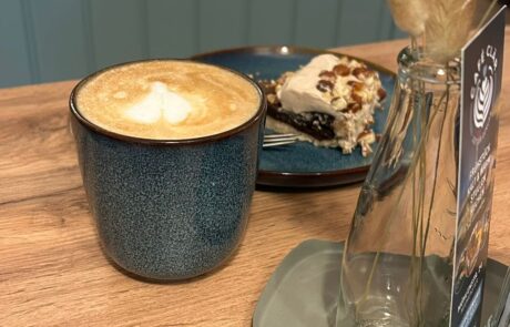 Cappuccino im Café Clär